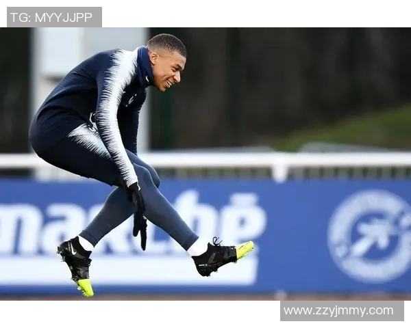 法国足球巨星的日常生活揭秘 从清晨训练到夜晚休息的全景记录