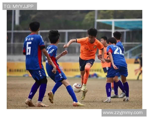 河南足球球星崛起之路：从草根到职业，见证荣耀与挑战并存的成长故事