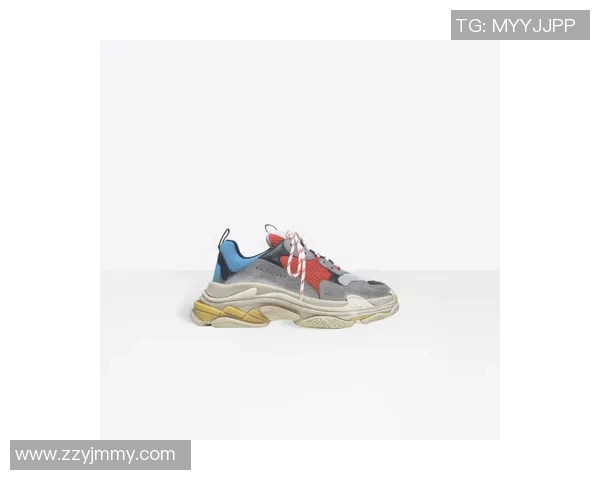 球星脚下的奢华：盘点足球鞋价格背后的奢侈与科技